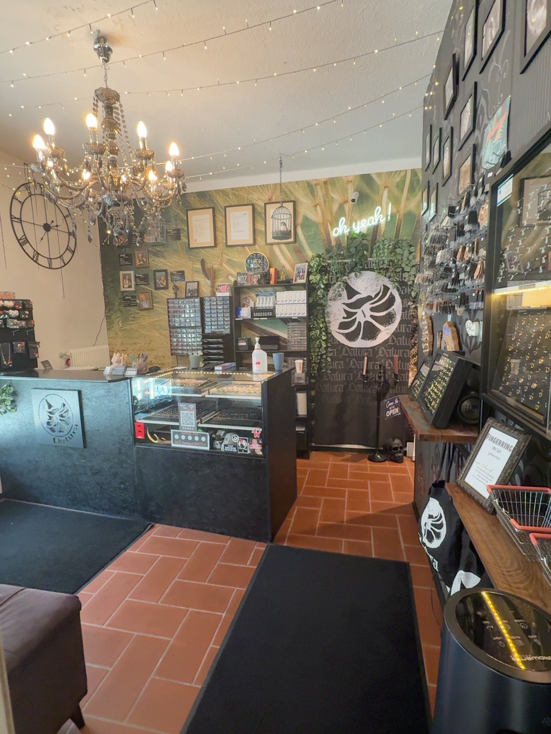 Datura Piercing & Tattoo Studio